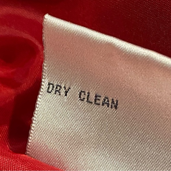 Larry Levine Wool Blend Coat Women’s Size M Red Funnel Neck Button Down Pockets - Picture 8 of 15